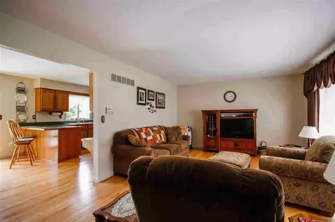 4273 Indian, Jackson, MI 49201 photo 4