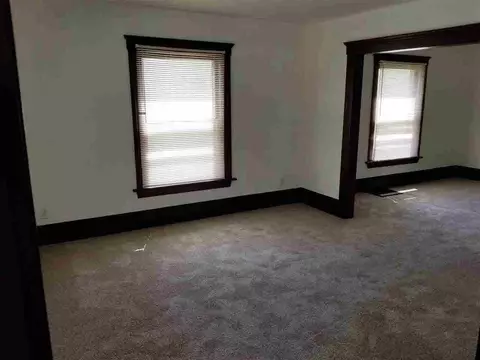 1120 Hamilton, Jackson, MI 49202 photo 2