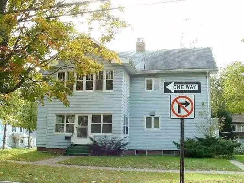 304 Seventh, Jackson, MI 49201 photo 2