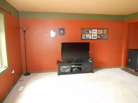 2141 Noon, Jackson, MI 49201 photo 4