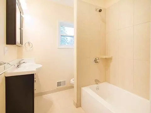 169 Walcott, Jackson, MI 49203 photo 4
