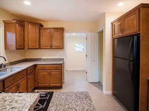 169 Walcott, Jackson, MI 49203 photo 7