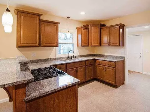 169 Walcott, Jackson, MI 49203 photo 6