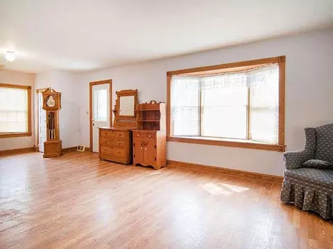 1460 Floyd, Jackson, MI 49201 photo 4