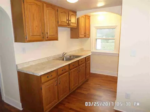 351 Lockwood, Jackson, MI 49203 photo 3