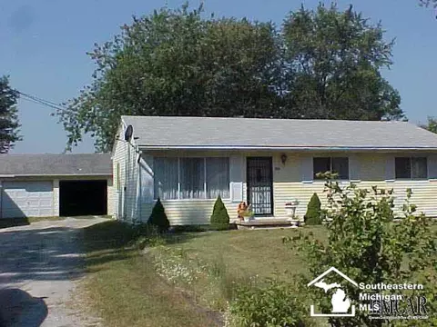 7231 Maplewood, Temperance, MI 48182 photo 1