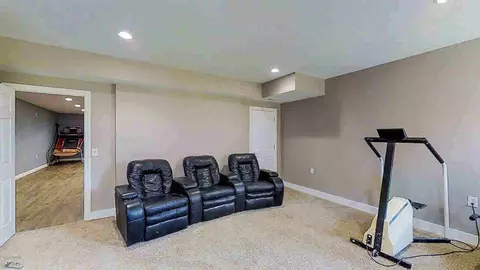5263 Thames, Jackson, MI 49201 photo 32