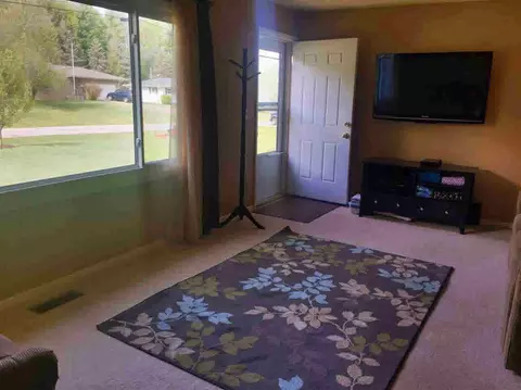 3033 John Glenn, Jackson, MI 49201 photo 2