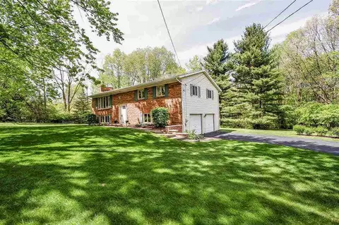 3355 Pine Rdg, Jackson, MI 49201 photo 2