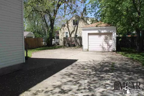 457 Sackett, Monroe, MI 48162 photo 3