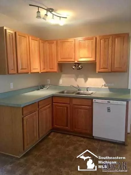 222 Armitage, Monroe, MI 48162 photo 6