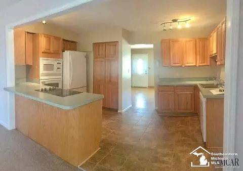 222 Armitage, Monroe, MI 48162 photo 4