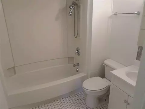 877 Lowell, Jackson, MI 49202 photo 9