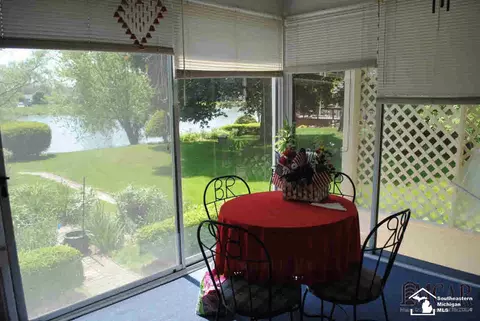 718 Elm, Monroe, MI 48162 photo 6