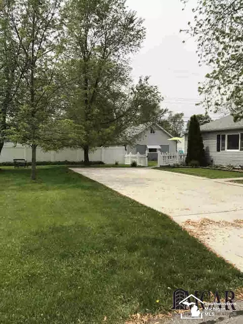 3414 Meadowcrest, Monroe, MI 48162 photo 3