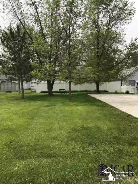 3414 Meadowcrest, Monroe, MI 48162 photo 4