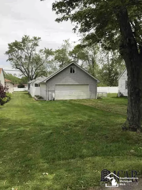 3414 Meadowcrest, Monroe, MI 48162 photo 8