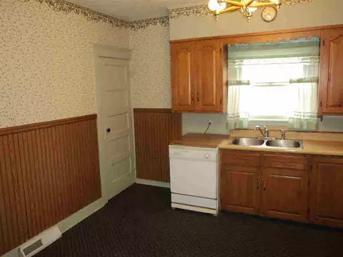 629 N State, Jackson, MI 49202 photo 5