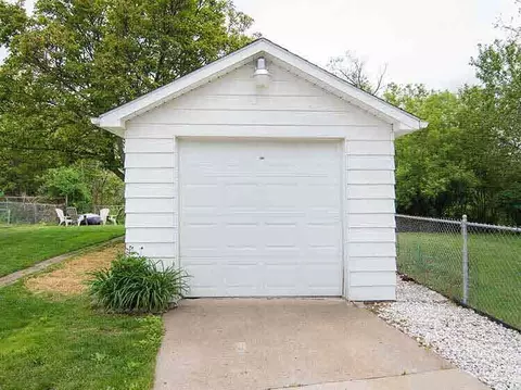 443 Bates, Jackson, MI 49202 photo 36