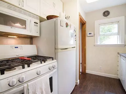 443 Bates, Jackson, MI 49202 photo 5