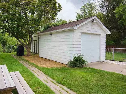 443 Bates, Jackson, MI 49202 photo 27
