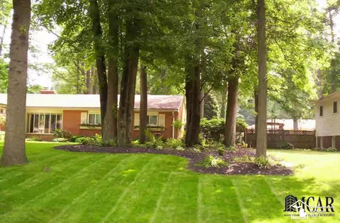 7740 Apache, Temperance, MI 48182 photo 2