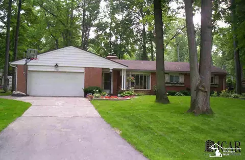 7740 Apache, Temperance, MI 48182 photo 1