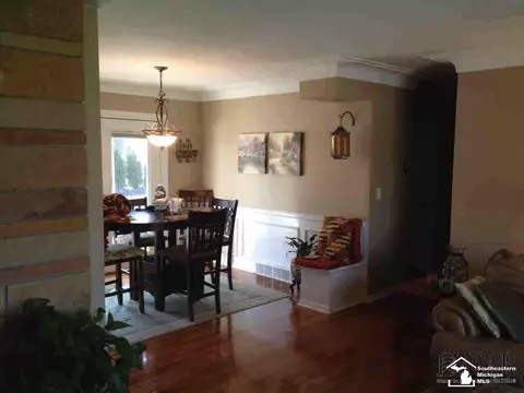 7740 Apache, Temperance, MI 48182 photo 12