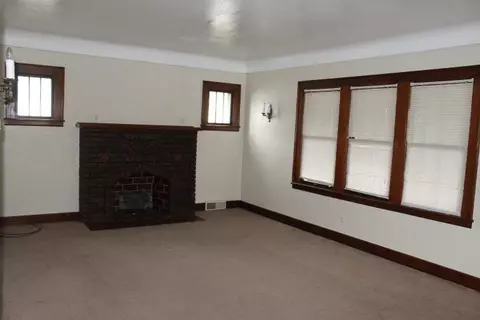 1814 Lansing, Jackson, MI 49201 photo 2