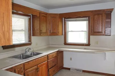 1814 Lansing, Jackson, MI 49201 photo 9