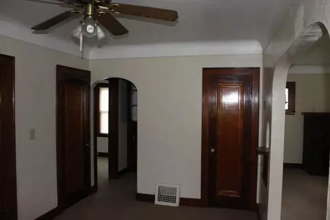 1814 Lansing, Jackson, MI 49201 photo 5