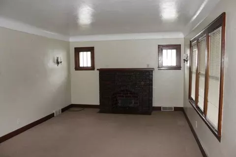 1814 Lansing, Jackson, MI 49201 photo 3