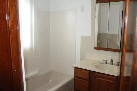 1814 Lansing, Jackson, MI 49201 photo 7