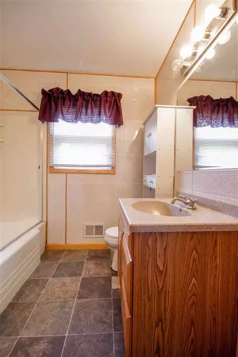 5050 Clinton, Jackson, MI 49201 photo 19