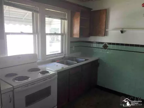 610 W Third, Monroe, MI 48161 photo 3