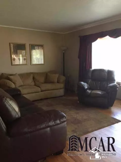 307 Ross, Monroe, MI 48162 photo 4