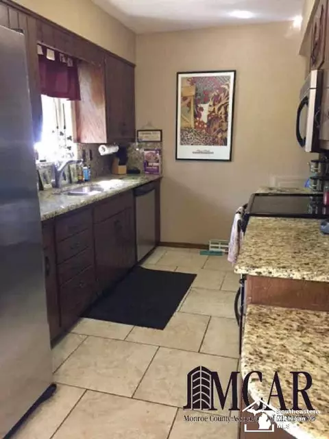 307 Ross, Monroe, MI 48162 photo 6