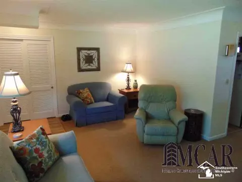 7604 Apache, Temperance, MI 48182 photo 3