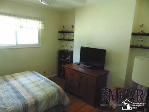 7604 Apache, Temperance, MI 48182 photo 17