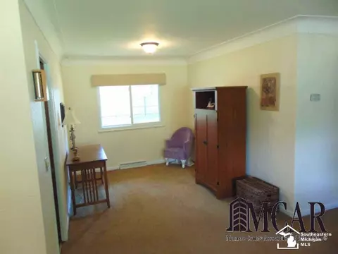 7604 Apache, Temperance, MI 48182 photo 11
