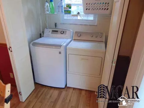 7604 Apache, Temperance, MI 48182 photo 32