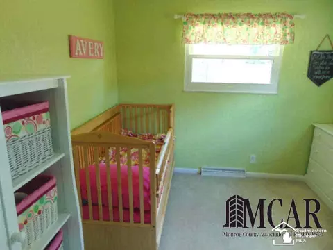 7604 Apache, Temperance, MI 48182 photo 14