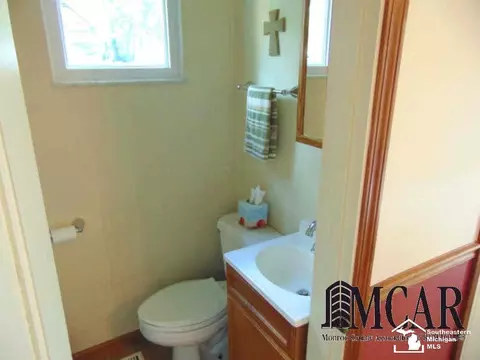 7604 Apache, Temperance, MI 48182 photo 21