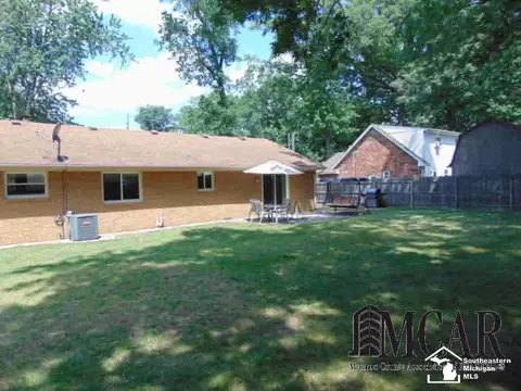 7604 Apache, Temperance, MI 48182 photo 29