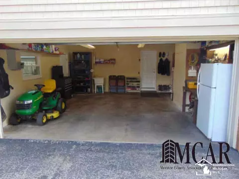 7604 Apache, Temperance, MI 48182 photo 23