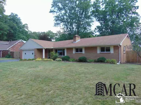 7604 Apache, Temperance, MI 48182 photo 1