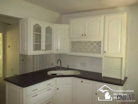 3373 Cloverdale, Monroe, MI 48162 photo 8