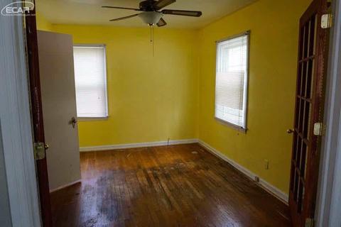 404 S Main St, Davison, MI 48423 photo 4
