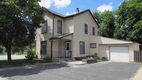 205 E Vienna, Clio, MI 48420 photo 1