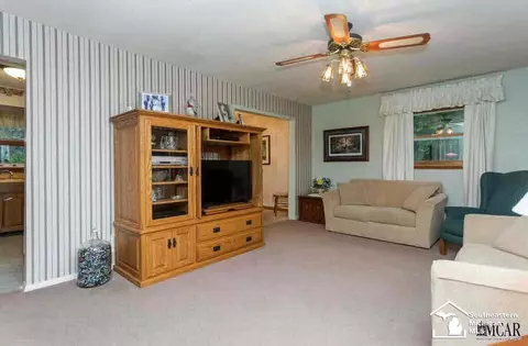 7061 Maplewood, Temperance, MI 48182 photo 5